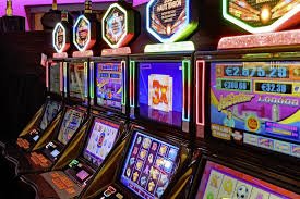Antarmuka aplikasi besti68 menampilkan menu sportsbook dan live casino